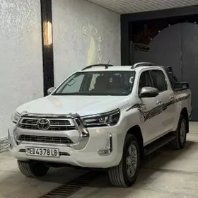 Toyota Hilux 2024