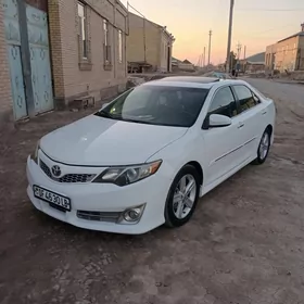 Toyota Camry 2012