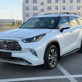 Toyota Highlander 2022