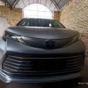 Toyota Sienna 2021