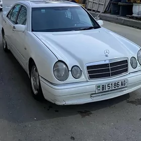 Mercedes-Benz E320 1998