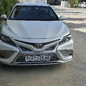 Toyota Camry 2021