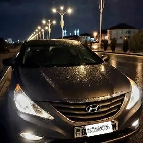Hyundai Sonata 2011