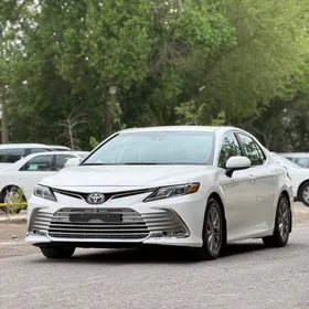 Toyota Camry 2022