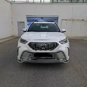 Toyota Highlander 2021