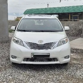 Toyota Sienna 2015
