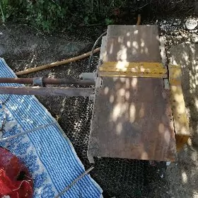 ДЕРЕВООБРАБАТЫВАЮЩИЙ СТАНОК