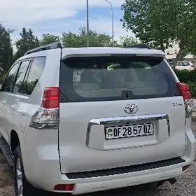 Toyota Land Cruiser Prado 2013