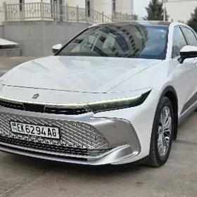 Toyota Crown 2023