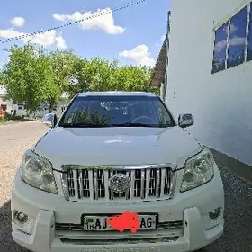 Toyota Land Cruiser Prado 2011
