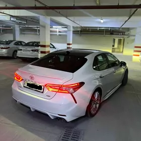 Toyota Camry 2019