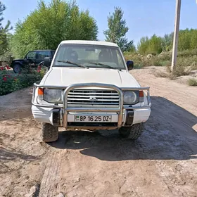 Mitsubishi Endeavor 2003