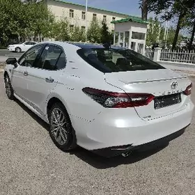 Toyota Camry 2024