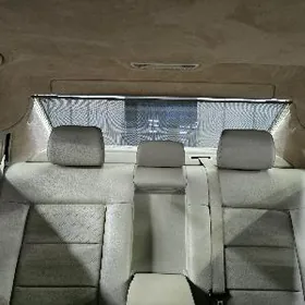 Mercedes-Benz E350 2011