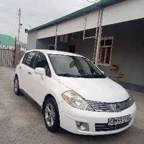 Nissan Versa 2012