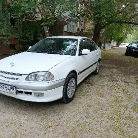 Toyota Avensis 1998