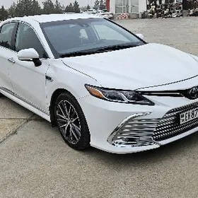 Toyota Camry 2021