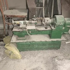 Токарный станок