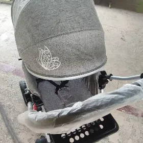 Коляска новая