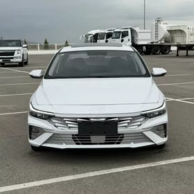 Hyundai Elantra 2025