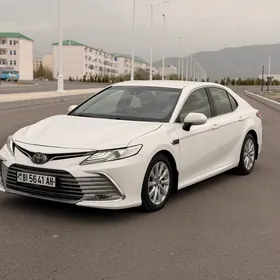 Toyota Camry 2018