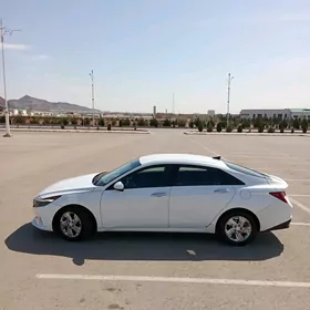 Hyundai Elantra 2021