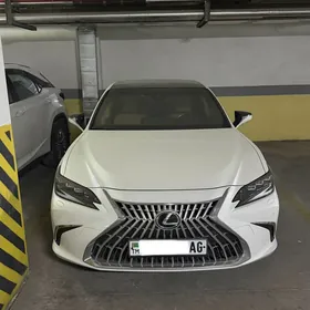 Lexus ES 2025
