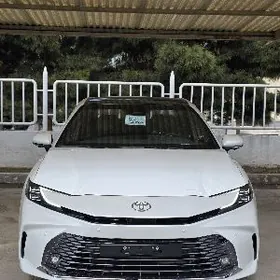 Toyota Camry 2025