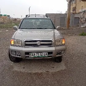 Nissan Pathfinder 2000