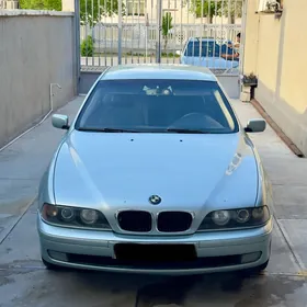 BMW E39 2000