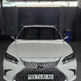 Lexus ES 2020