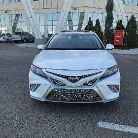 Toyota Camry 2018