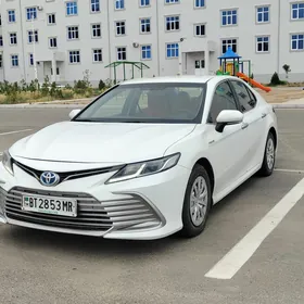 Toyota Camry Hybrid 2021
