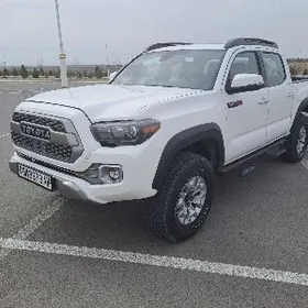 Toyota Tacoma 2018