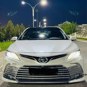Toyota Camry 2021