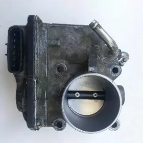 Toyota ýaris.Zaslonka