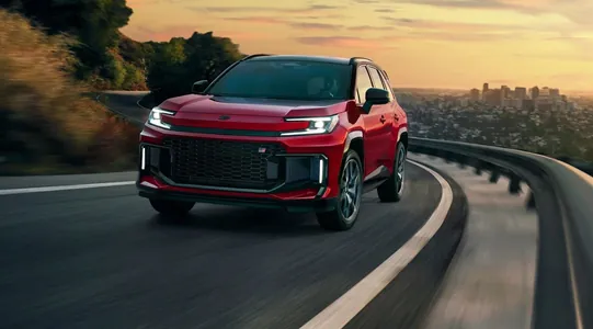 Toyota не планирует выпуск электрической версии кроссовера RAV4 в ближайшем будущем