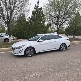 Hyundai Elantra 2021