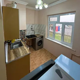 8 мкр 1 комн. 2 этаж