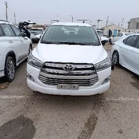 Toyota Innova 2020