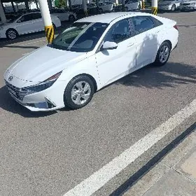 Hyundai Elantra 2021