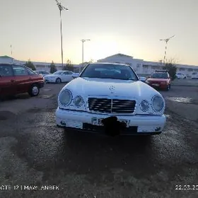 Mercedes-Benz E320 1996