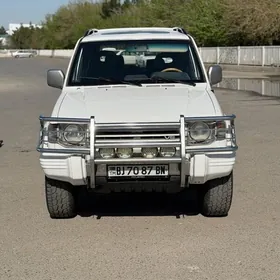 Mitsubishi Pajero 1993