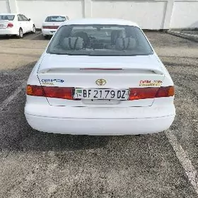 Toyota Camry 2001