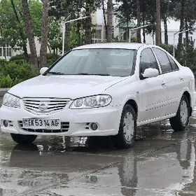 Nissan Sunny 2010