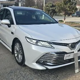 Toyota Camry 2020