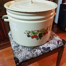 Кастрюля эмалированная