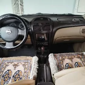 Nissan Sunny 2008
