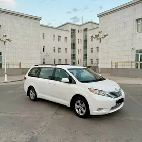 Toyota Sienna 2011