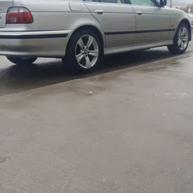 BMW E39 2001